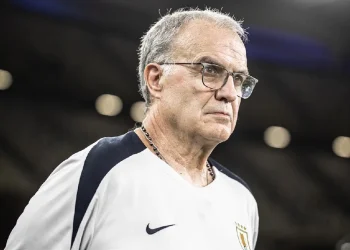 Bielsa sigue con ‘la misma fuerza’ para guiar a Uruguay en el Mundial