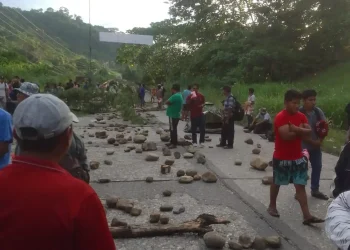 El tránsito entre oriente y occidente queda paralizado