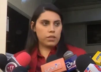 Viceministra Barrientos interviene el INRA y halla resoluciones irregulares