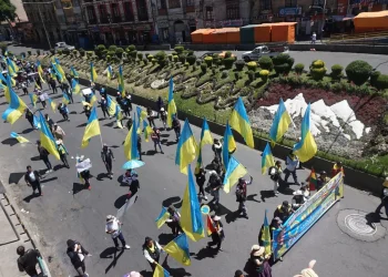 Seguidores de Lara marchan en La Paz para evitar que sea ‘marginado’