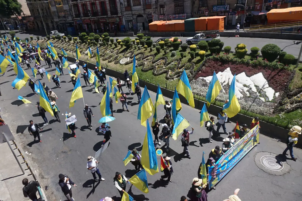 Seguidores de Lara marchan en La Paz para evitar que sea ‘marginado’