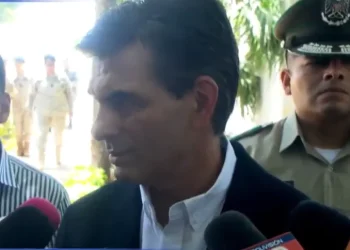 Paz Pereira llega a Santa Cruz para inaugurar un frigorífico