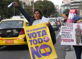 La derrota referendaria de Noboa por cuatro tantos en contra