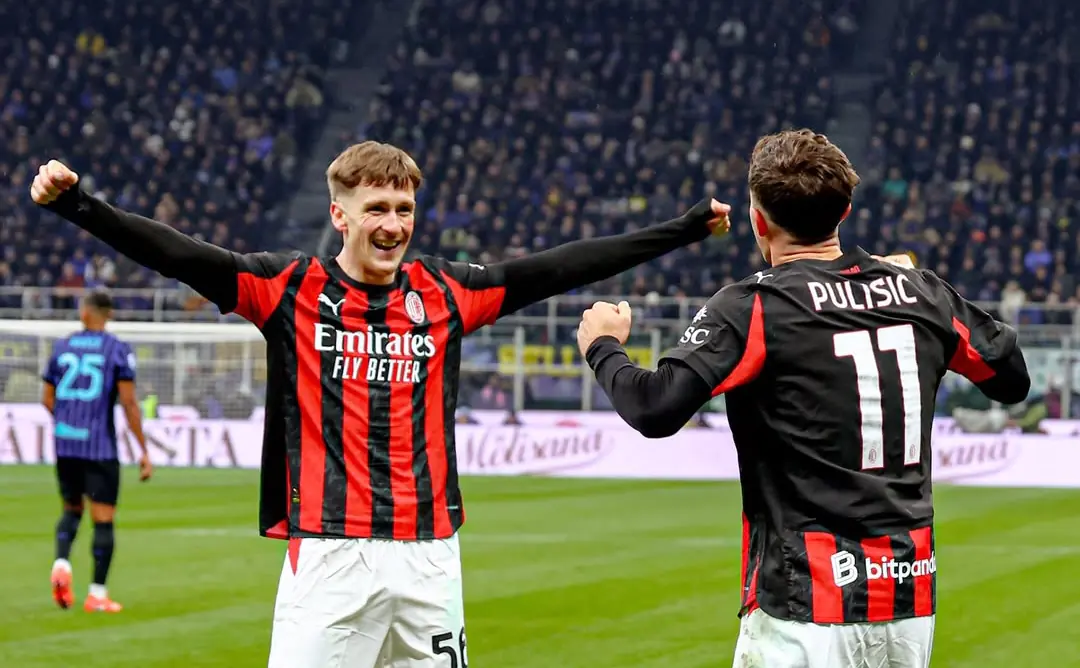El AC Milan es segundo en Italia tras ganar el derby