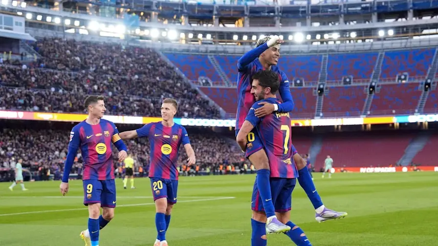 Yamal pisa por primera vez Stamford Bridge, escenario del ‘Iniestazo’