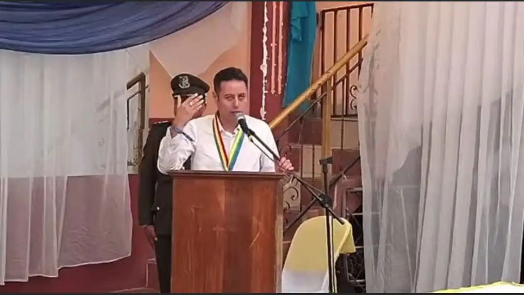 El vicepresidente Edmand Lara en el homenaje a Arani, en Cochabamba.