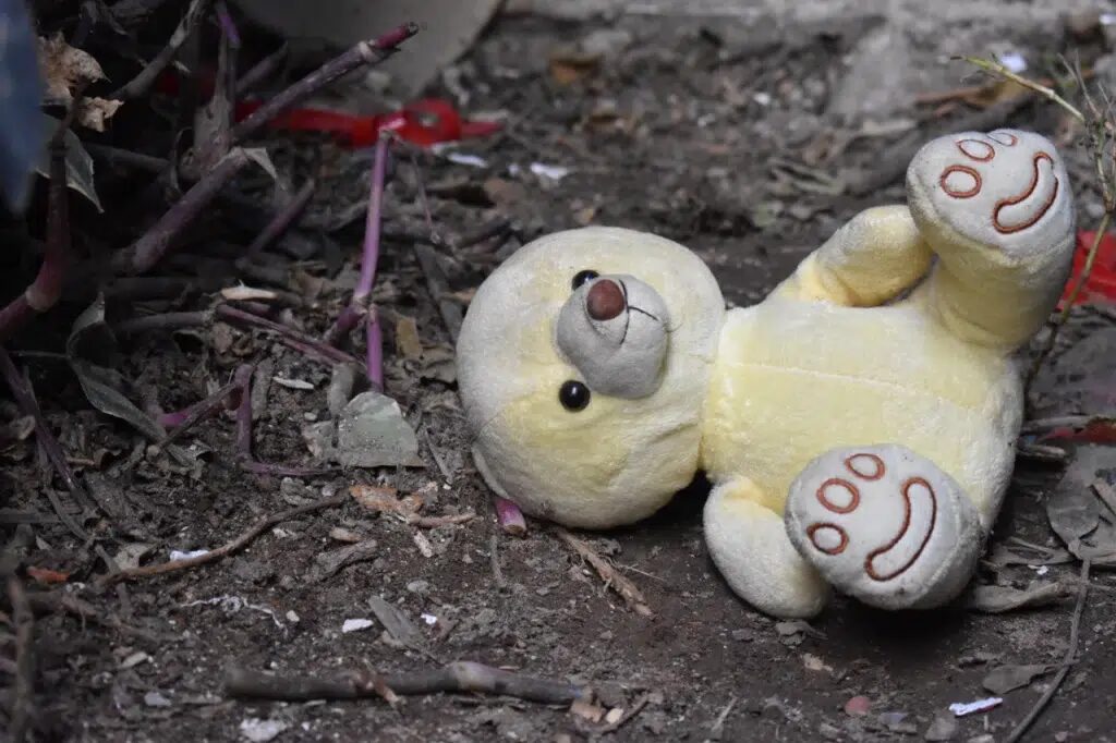 Niño golpeado por su tía en Santa Cruz logra salir del hospital