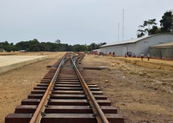 Reactivan la construcción de la vía férrea Montero-Bulo Bulo
