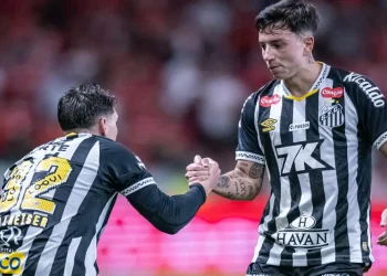 Santos empata y no logra salir de la zona de descenso