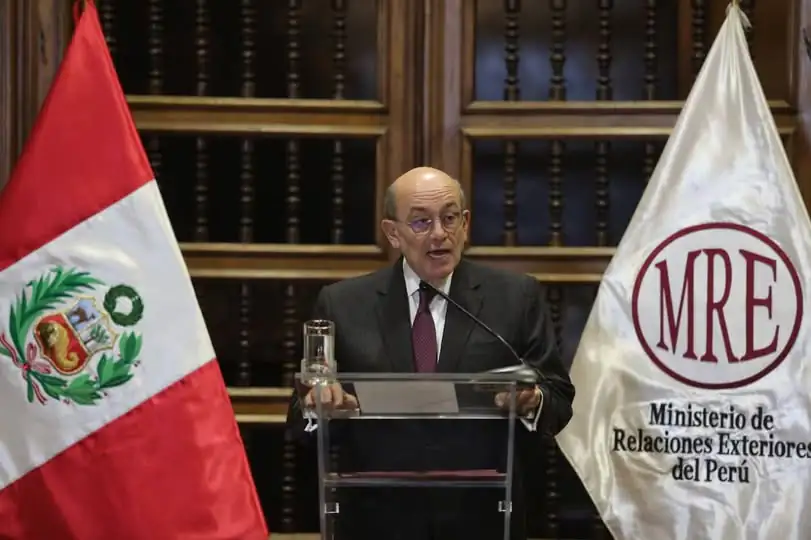 El canciller peruano dijo que no es posible ingresar a la embajada de México/RPP