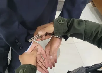 Tres policías a la cárcel por retener y extorsionar a dos mineros