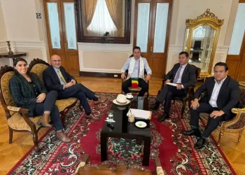 Lupo y Barrientos dialogan con Lara sobre coordinación entre órganos del Estado