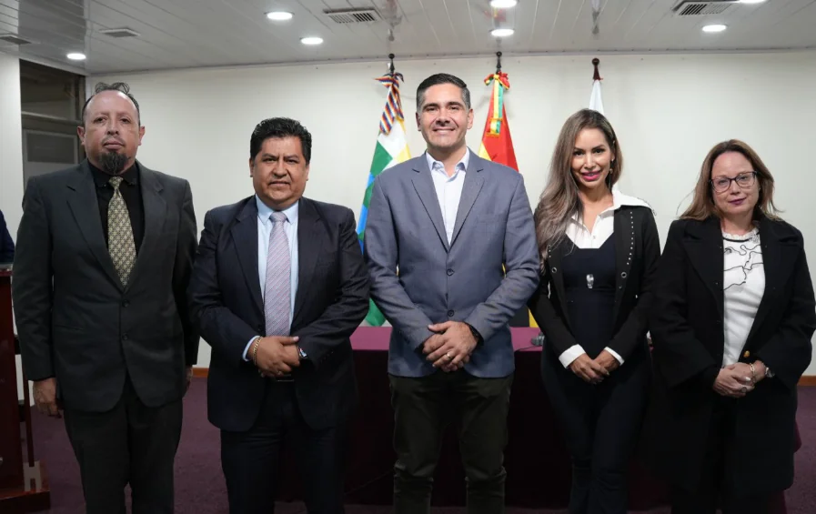 Justiniano posesiona a Karel Rivero como titular de Desarrollo Agropecuario