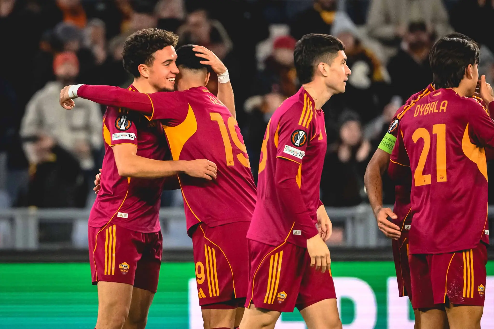 La Roma frena al Midtjylland en la Europa League, Lyon nuevo líder