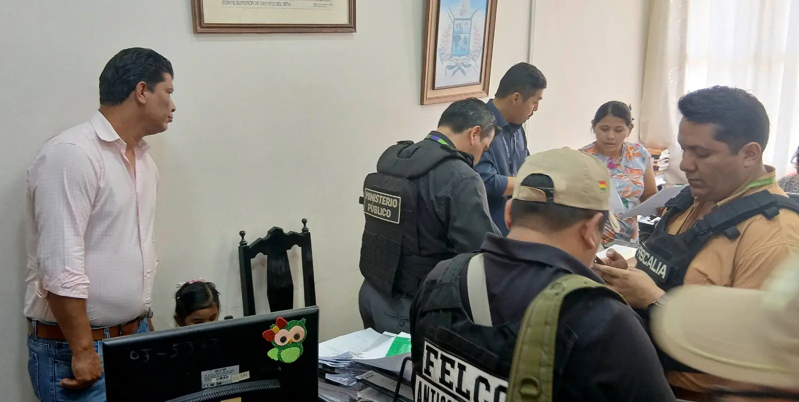 Caso ‘autoprorrogados’: Fiscalía y Policía allanan oficina del presidente del TDJ Beni
