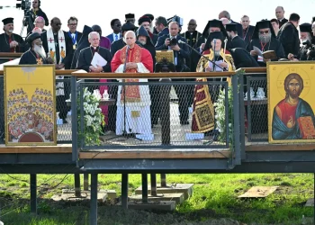 El Papa León XIV y el Patriarca Bartolomé I de Constantinopla asisten a un servicio de oración ecuménico /AFP
