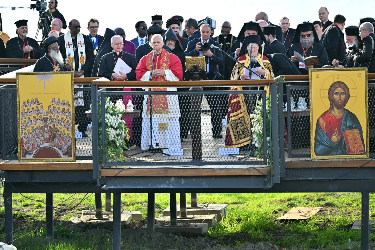 El Papa León XIV y el Patriarca Bartolomé I de Constantinopla asisten a un servicio de oración ecuménico /AFP