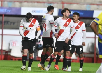 Always ‘destroza’ (7-0) a ABB y trepa mucho más a la cima