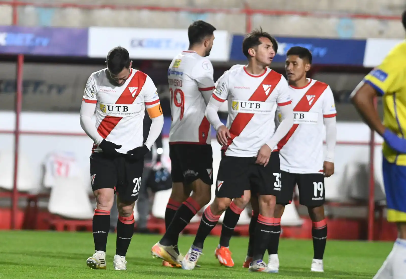 Always ‘destroza’ (7-0) a ABB y trepa mucho más a la cima