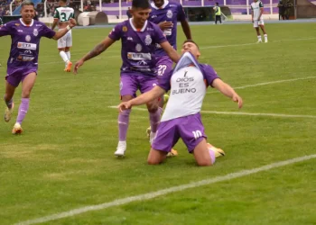 Real Potosí golea, se prueba el traje y puede graduarse de profesional