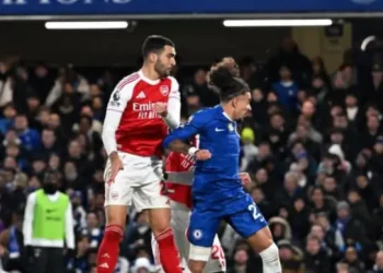El líder Arsenal empata contra Chelsea
