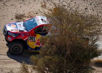 Al Attiyah se lleva la segunda etapa en el Dakar, Barreda gana en motos