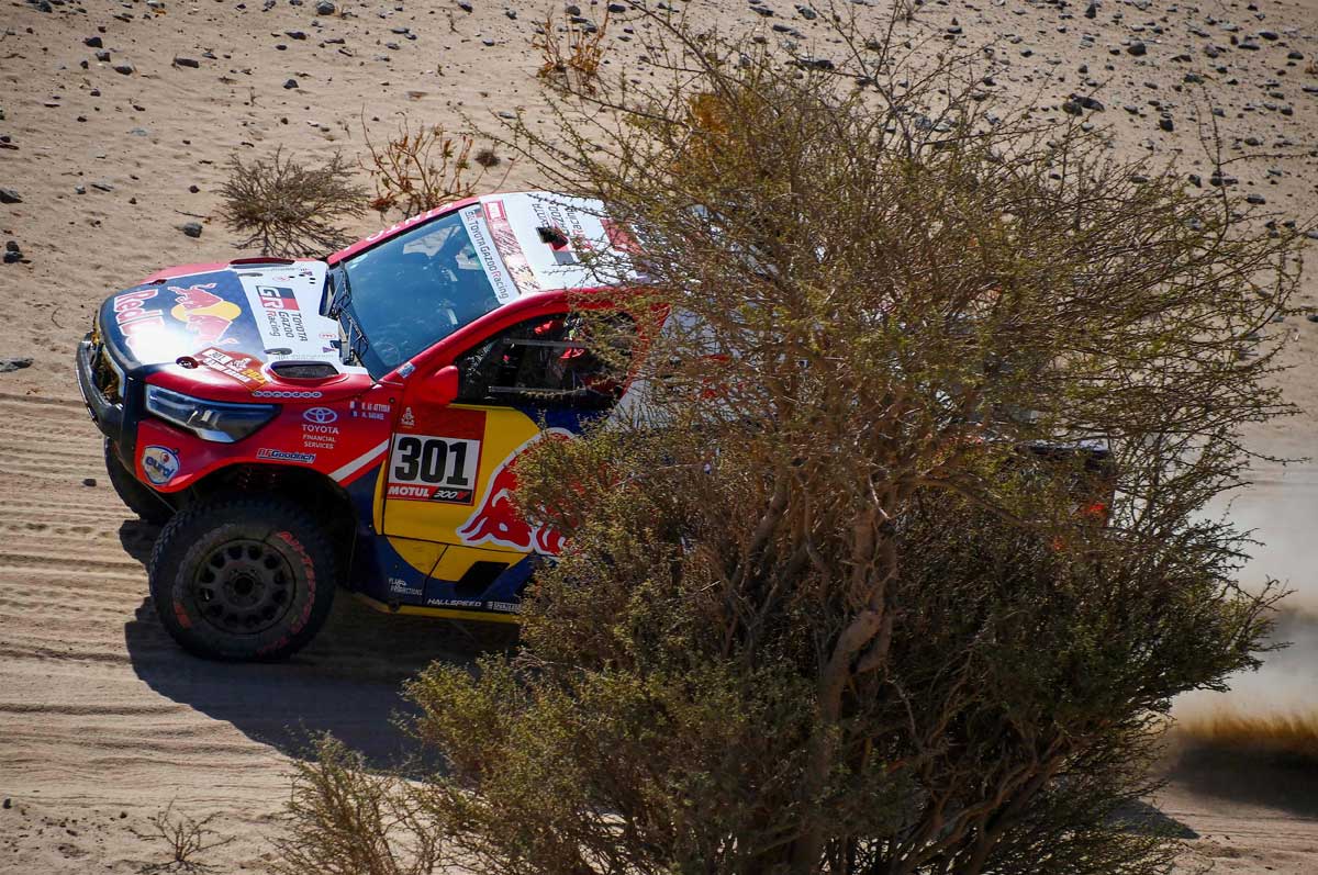 Al Attiyah se lleva la segunda etapa en el Dakar, Barreda gana en motos