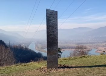 Aparece un nuevo monolito en Rumania tras la desaparición del de Utah