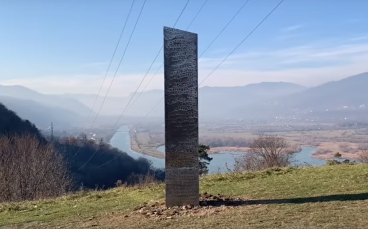 Aparece un nuevo monolito en Rumania tras la desaparición del de Utah