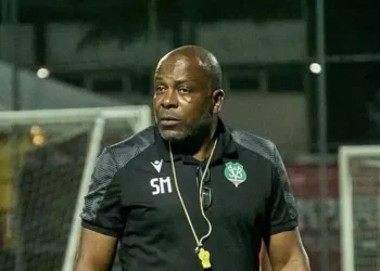 El rival de Bolivia, Surinam, se queda sin entrenador