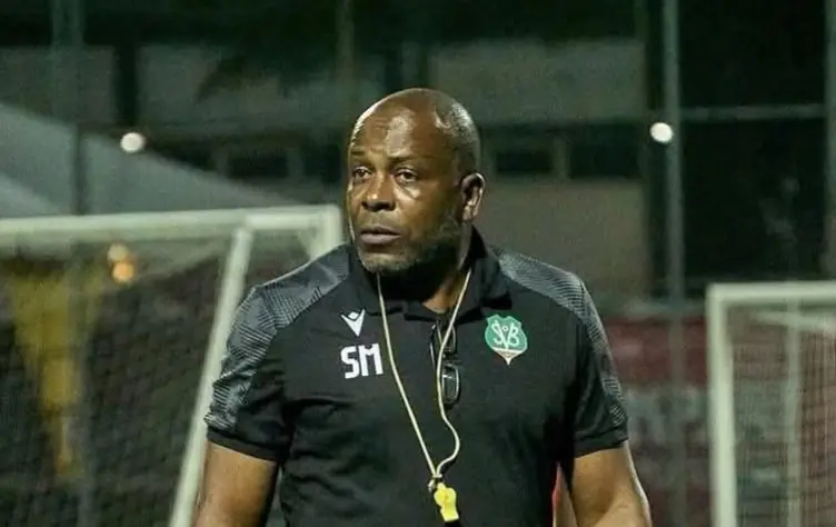 El rival de Bolivia, Surinam, se queda sin entrenador