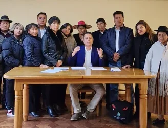 Lara denuncia ‘irregularidades’ en proyecto de ley de elección de vocales del TSE
