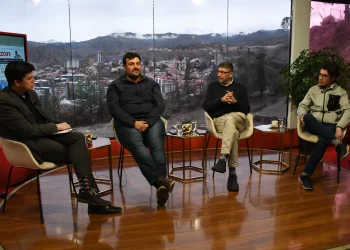 Analistas evalúan los primeros días del nuevo momento político en Bolivia