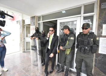 Allanamientos en YPFB dejan más de 10 funcionarios aprehendidos y detenidos