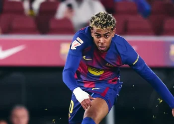 El Barcelona remonta ante el Atlético y se afianza en el liderato