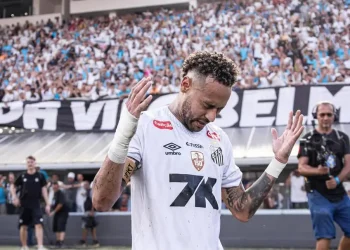 Neymar renueva con el Santos hasta el final de 2026