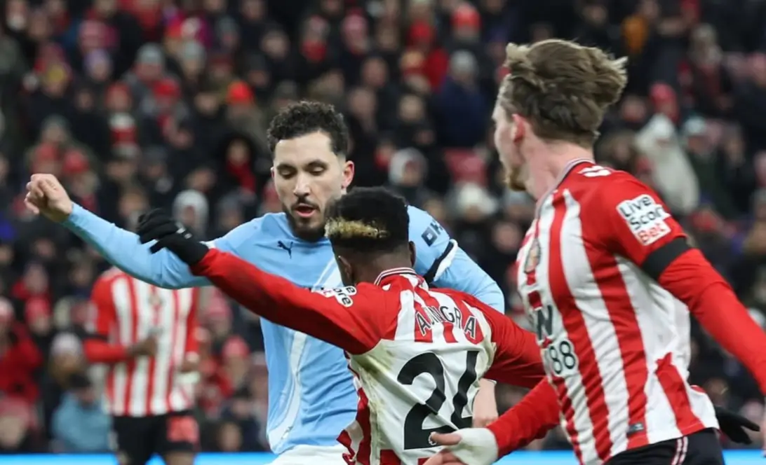 El City empata 0-0 con el Sunderland y le sirve un regalo al Arsenal