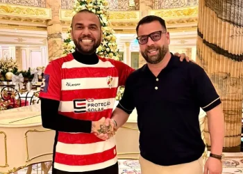 Dani Alves invierte en un club de la 3ª división portuguesa