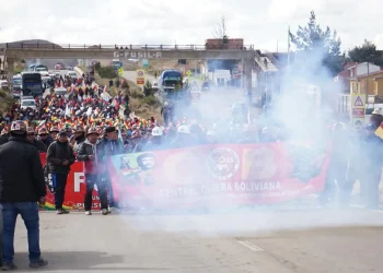Sectores inician marcha en Calamarca en rechazo a medidas del Gobierno