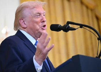 Donald Trump debe firmar la resolución/AFP