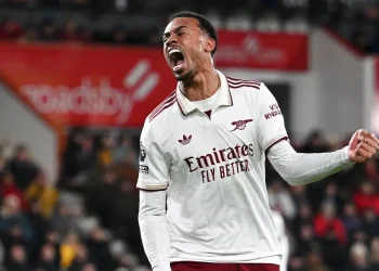 Gabriel Magalhaes marca en triunfo del Arsenal y Arias se estrena en Europa