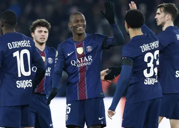 El París SG se lleva el derbi ante París FC y sigue los pasos del Lens
