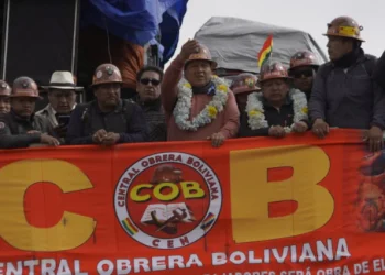 En cabildo, la COB insiste en abrogar el DS 5503 y amenaza con paro