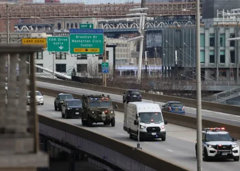El convoy que traslada a Maduro sale del tribunal federal/AFP