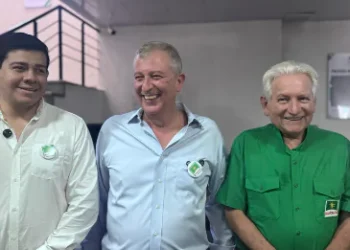 Marinkovic se registra como candidato a gobernador en Santa Cruz