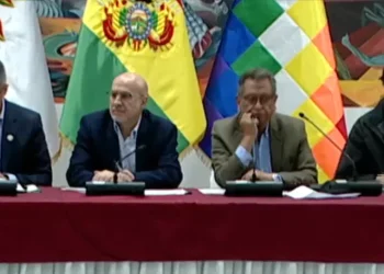 Gobierno y COB reanudan el diálogo en Casa Grande del Pueblo
