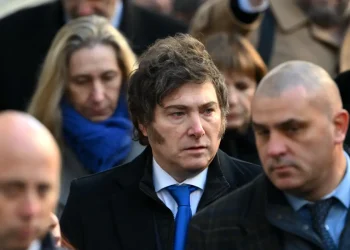El gobierno de Javier Milei gestiona apoyo económico con bancos internacionales/AFP