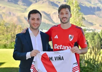 River presentó como refuerzo al defensor uruguayo Matías Viña