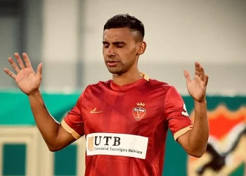 Zeballos sería la primera incorporación extranjera de Bolívar