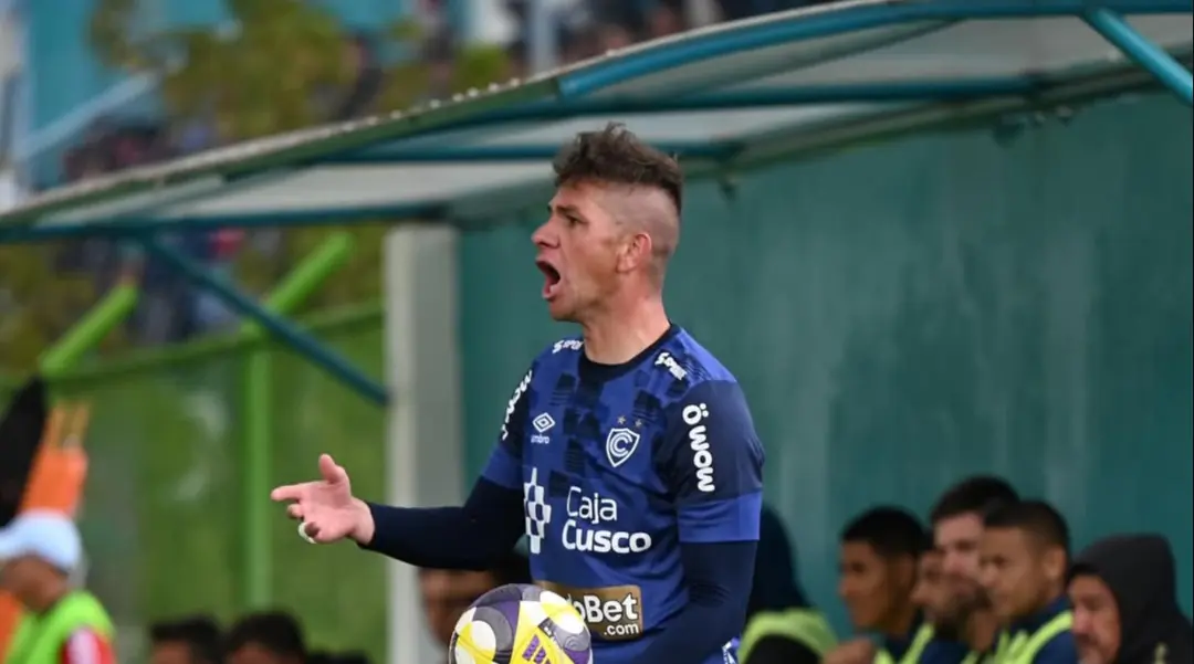The Strongest negocia con el zaguero paraguayo Ortiz